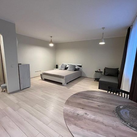 Beautiful Apartment Great Location Free Parking Riga Esterno foto